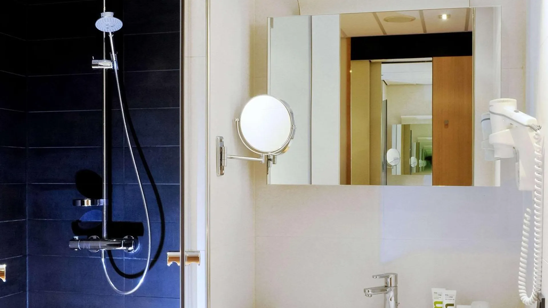 Mercure Hotel Schiphol Terminal Amsterdam Airport Schiphol 3*,
