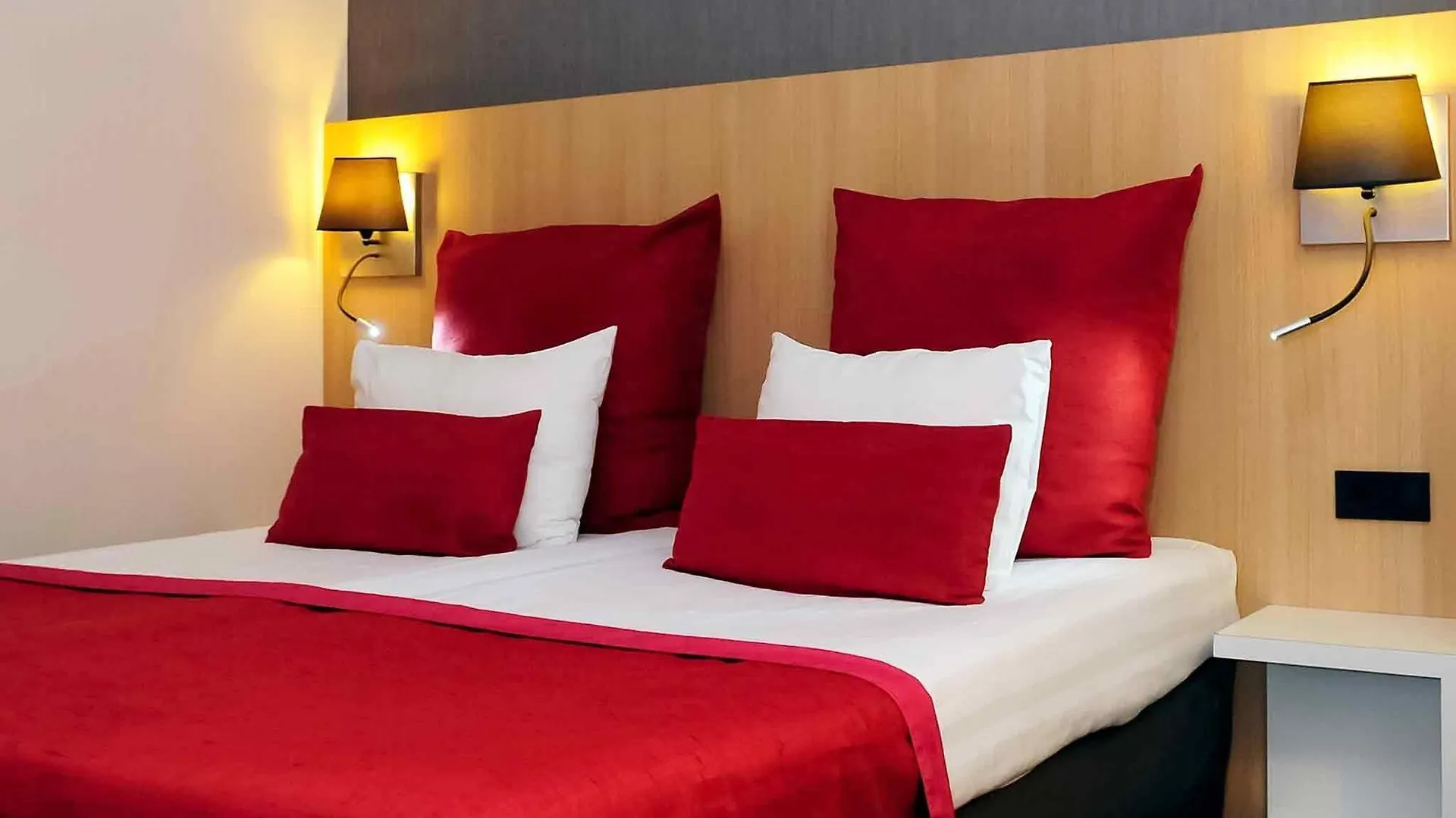 Mercure Hotel Schiphol Terminal Amsterdam Airport Schiphol 3*,  Nederland