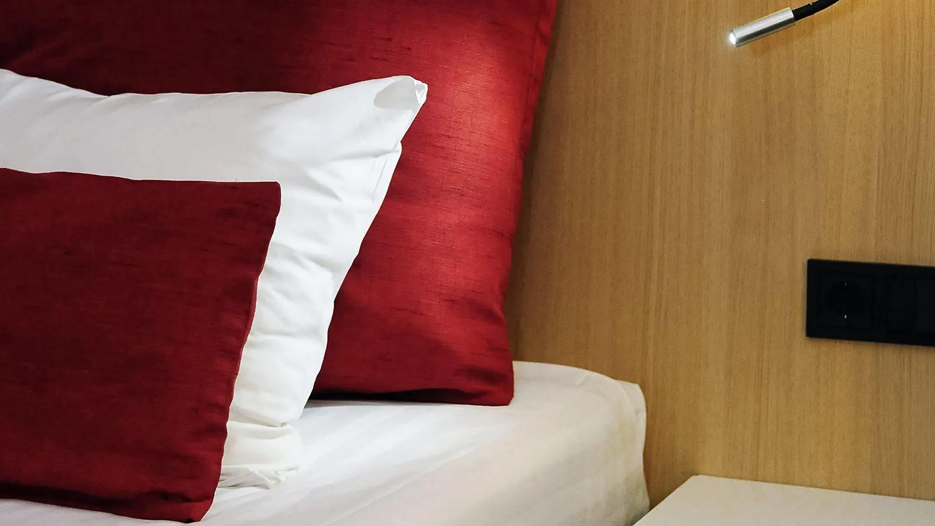 Mercure Hotel Schiphol Terminal Amsterdam Airport Schiphol 3*,  Nederland